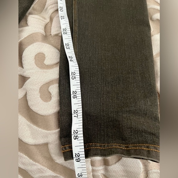 Nygard Brown Khaki Denim High Rise
Size Large
Jeggings Jean. Pre loved - Picture 7 of 8